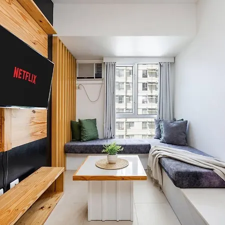 Furnished 2-Bedroom In Avida Towers Riala, Cebu It Park With Fast Wifi, Netflix, Pool And More